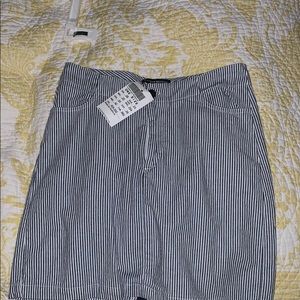 Cute sear suckered skirt